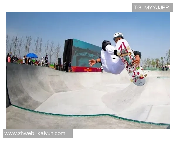 南京飞盘队在滑板精英赛中以83分稳居积分榜首位